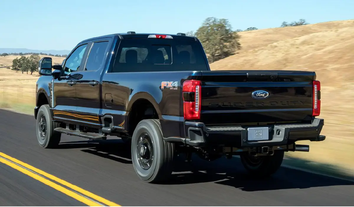 Ford - F-450 Super Duty Platinum - Pick-up Truck for Rent - Preowned Pick-up Truck - Exclusive Concierge Club.webp